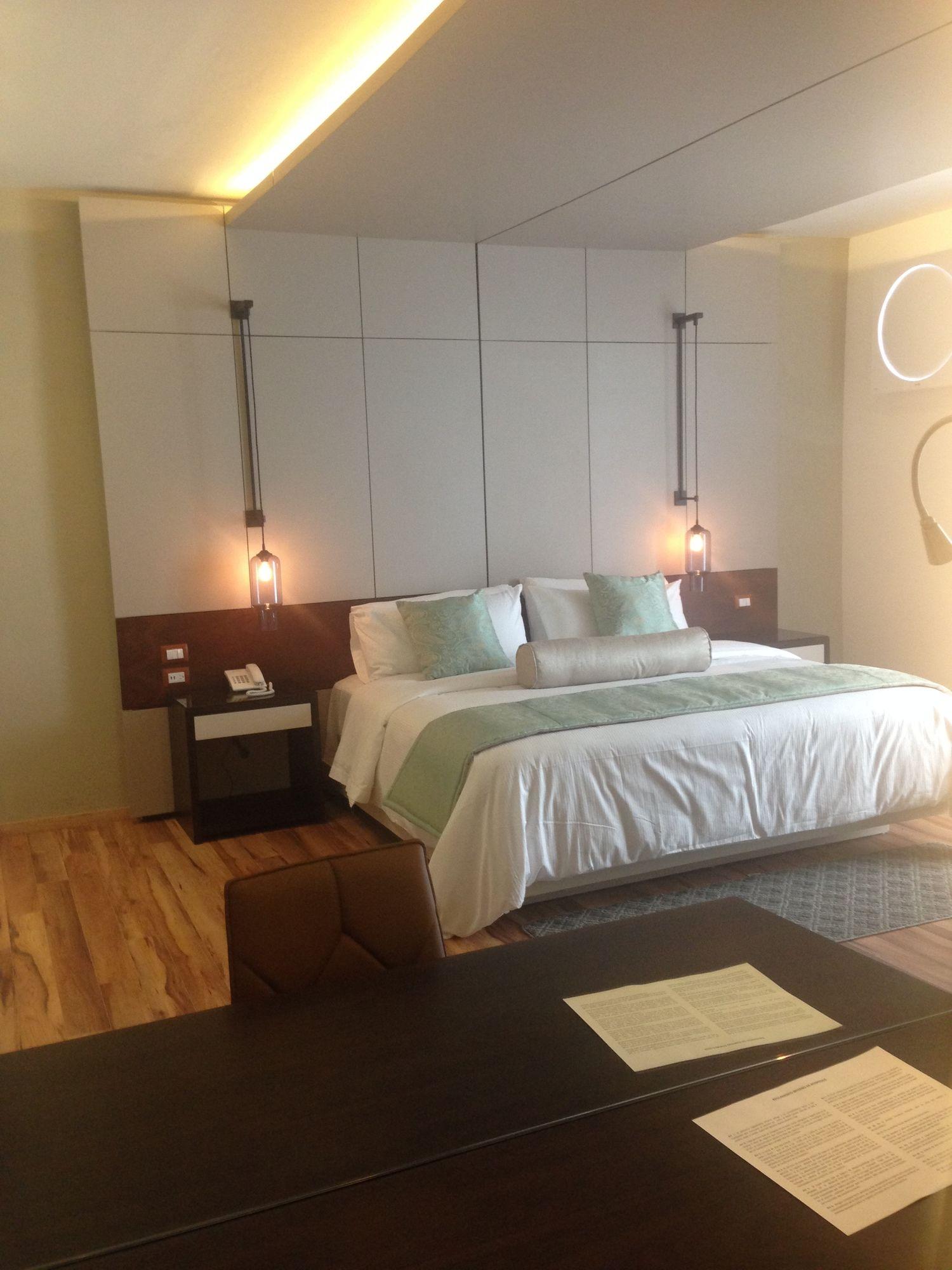 Deluxe, Double Bed