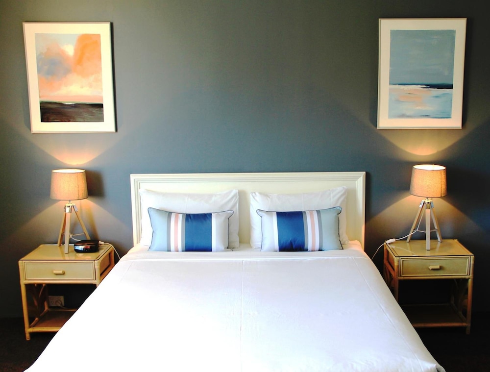 HAMILTON MOTOR INN 18/50