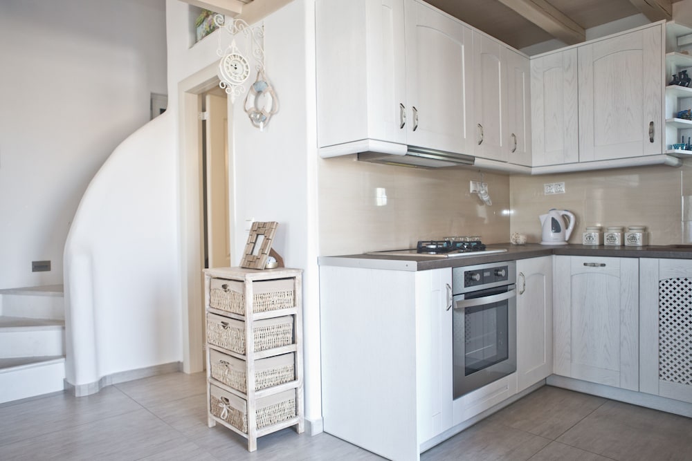 NIRIIDES LUXURY HOMES 4/50