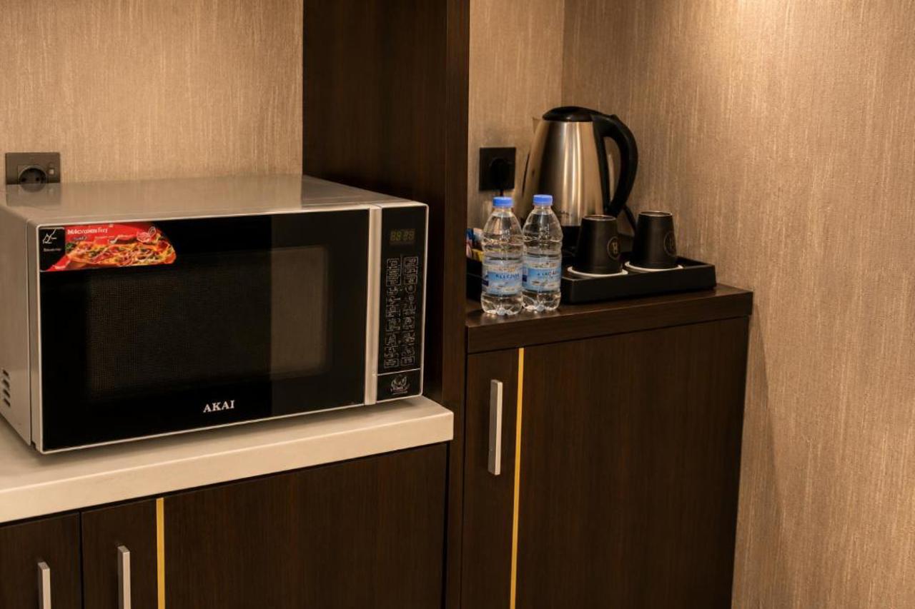 Leaf Suites 12/20