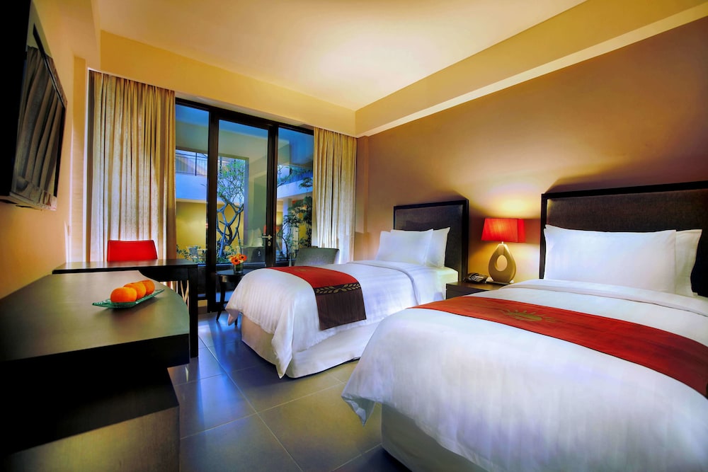 100 Sunset Hotel Kuta 12/66