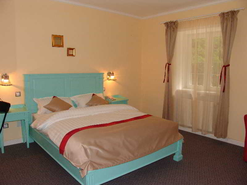 Bastion Hotel 6/20