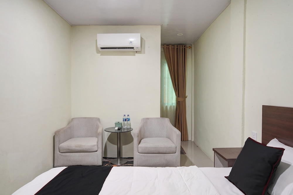 Collection O near Harbour Bay Mall formerly Kansa Hotel 28/37
