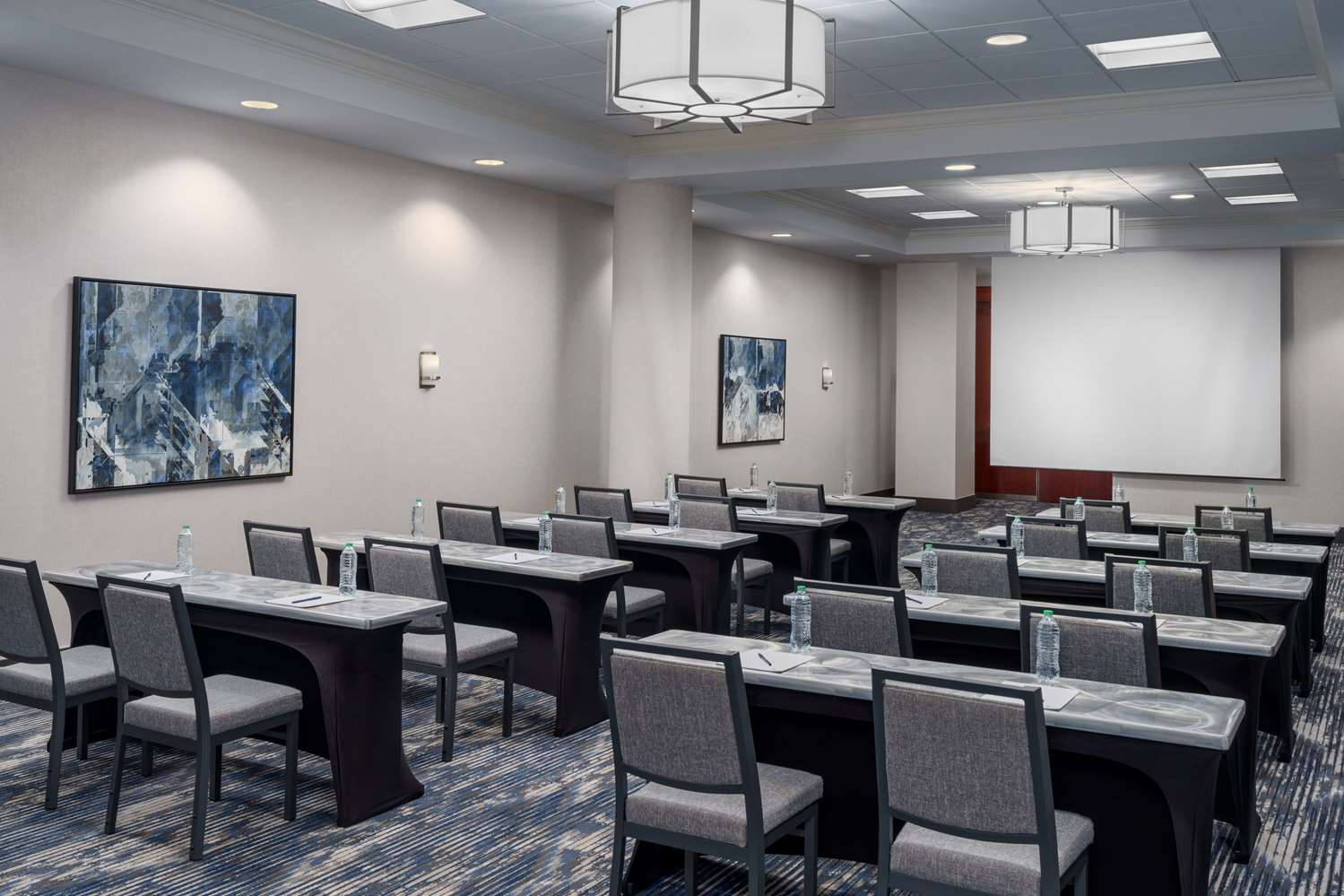 DoubleTree by Hilton Charlotte City Center 24/31