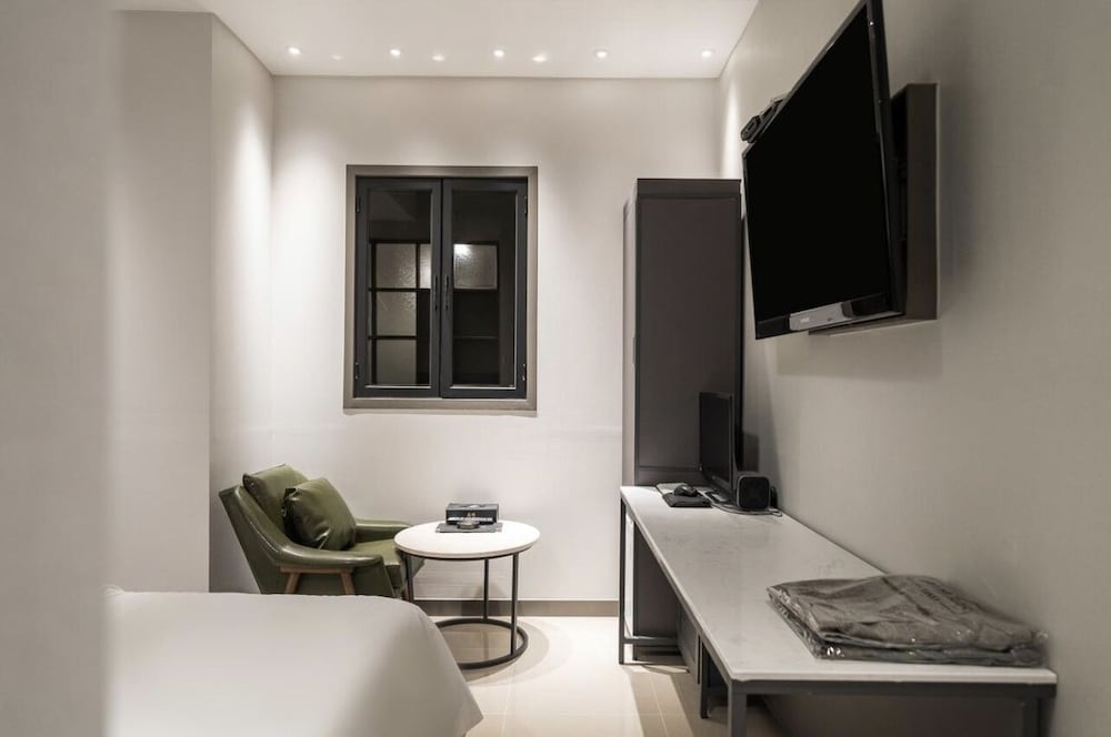 Suwon Station Myeongjak Hotel 33/57