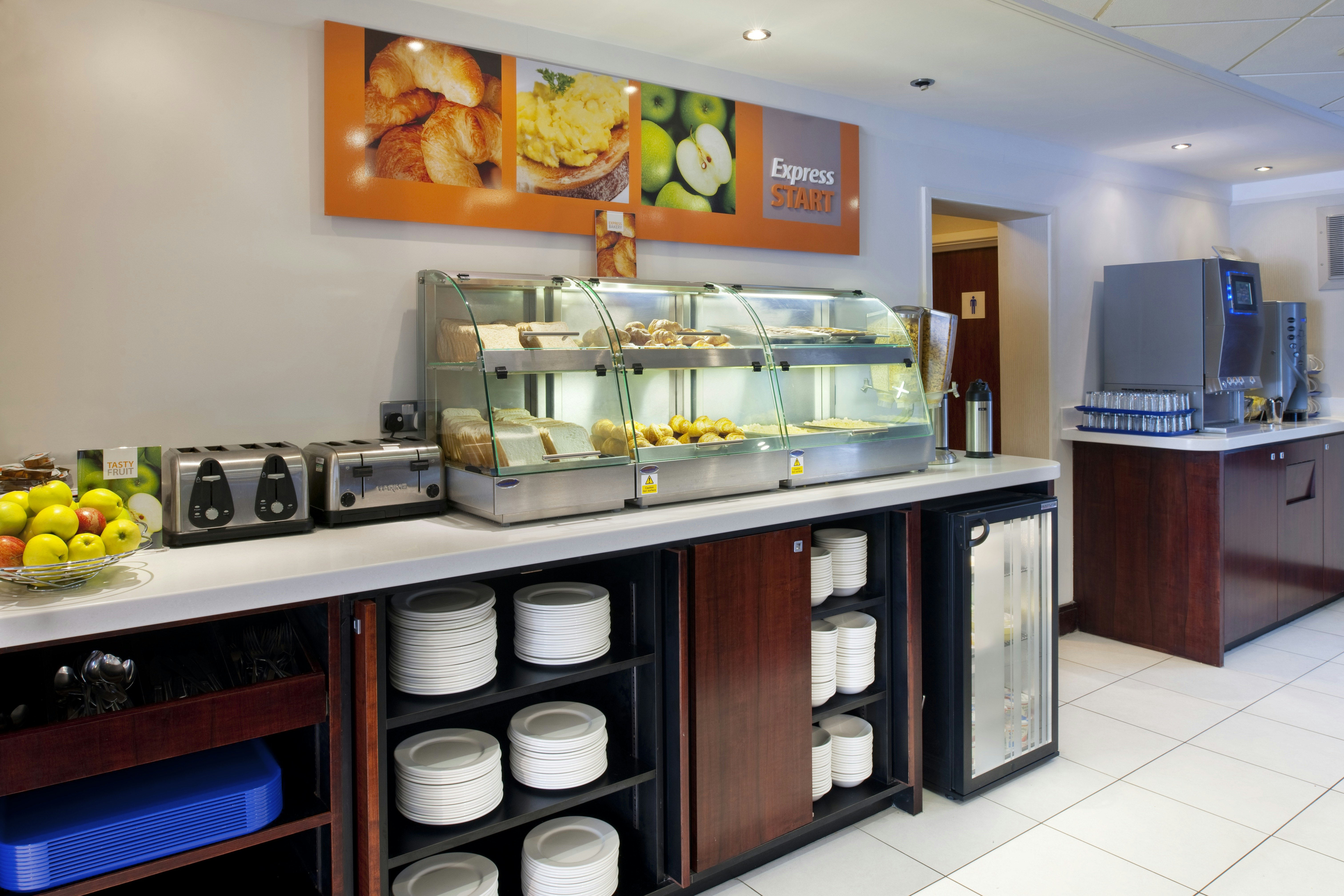 Holiday Inn Express Leeds East 22/32