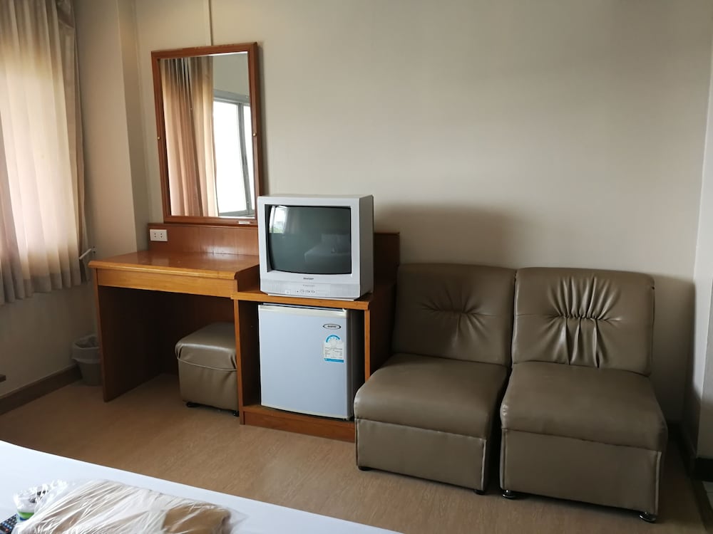 Srivichai Hotel 29/50