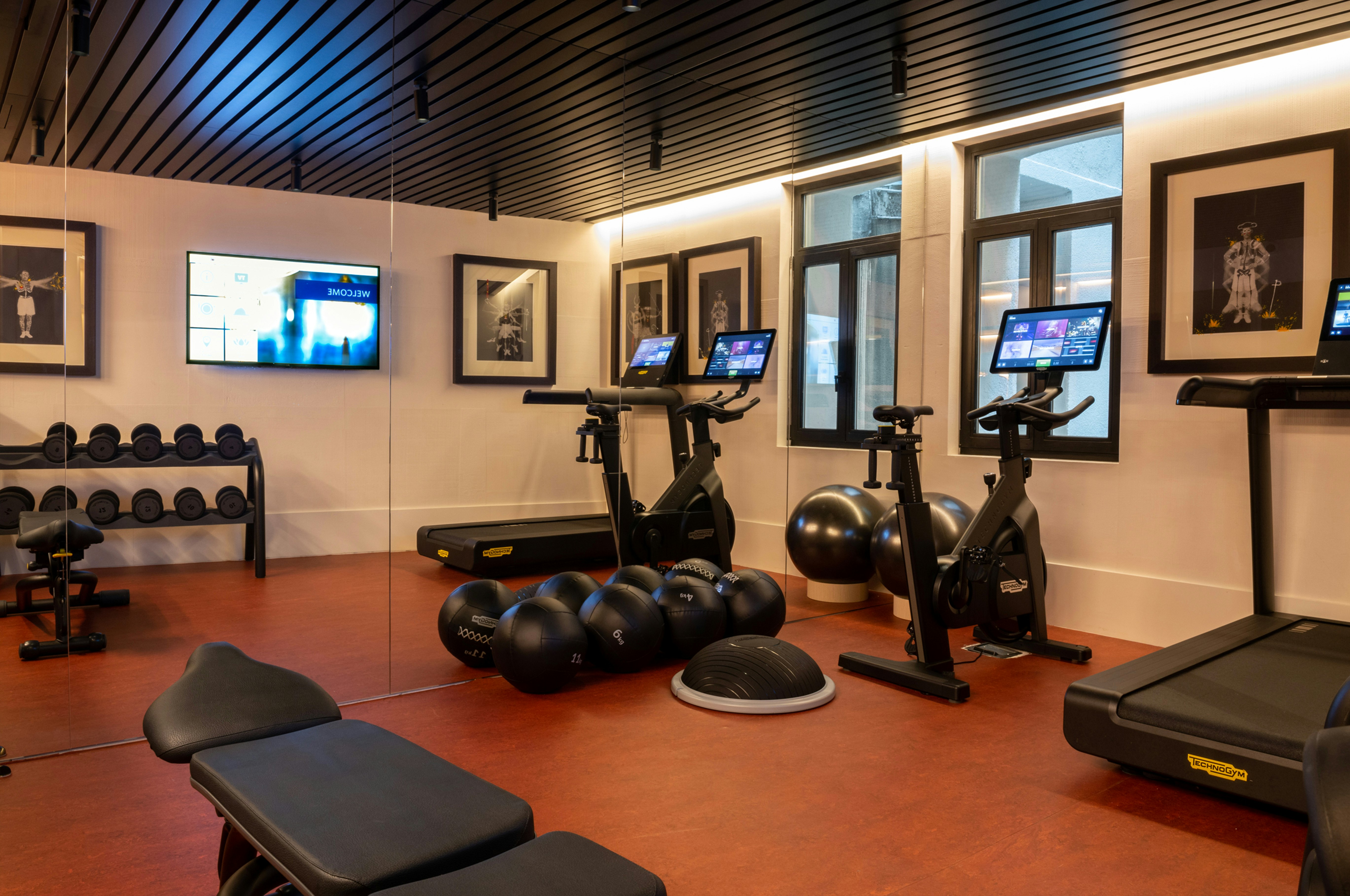 Hotel Montera Madrid, Curio Collection by Hilton 25/50