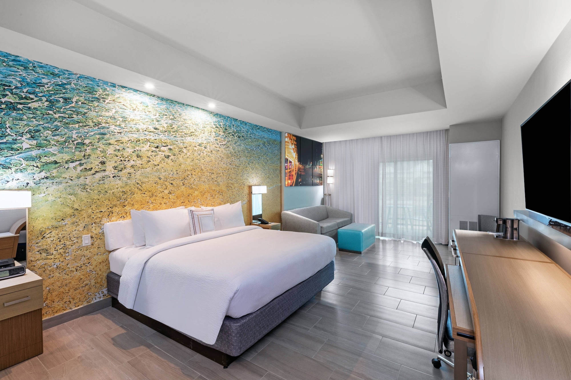 ROOM, KING BED, SOFA, BALCONY