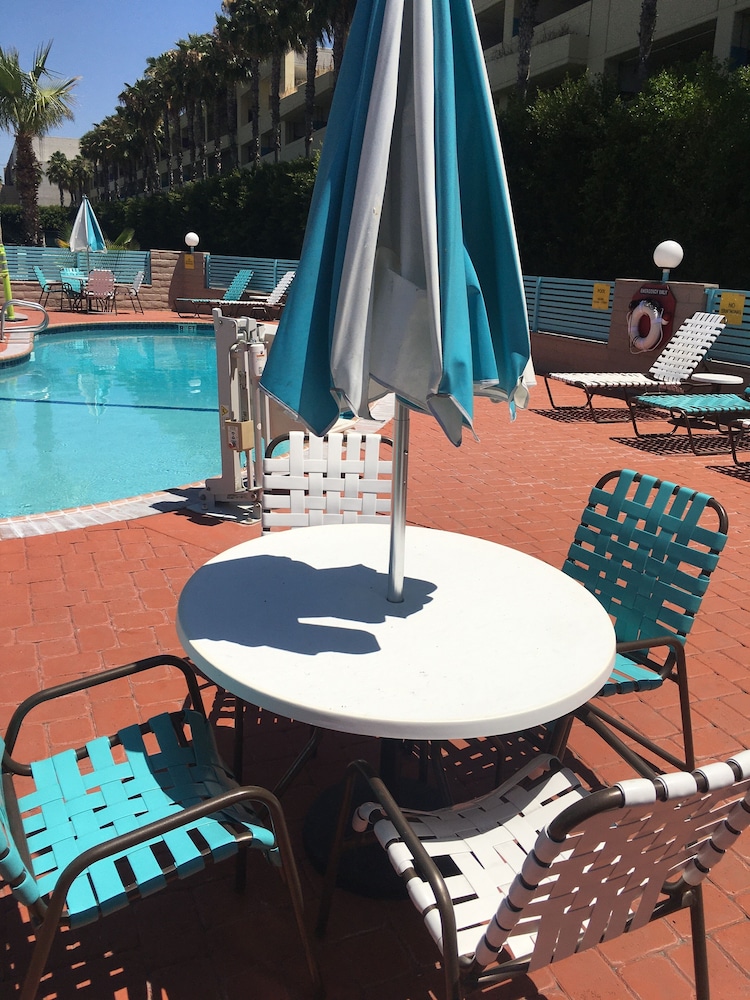 Kings Inn Anaheim 58/62