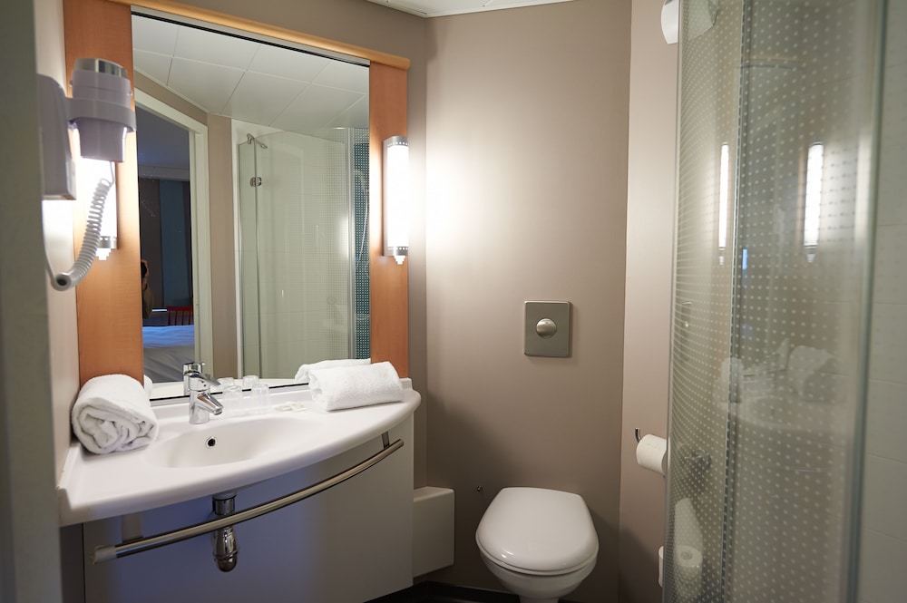 Ibis Les Herbiers 16/67