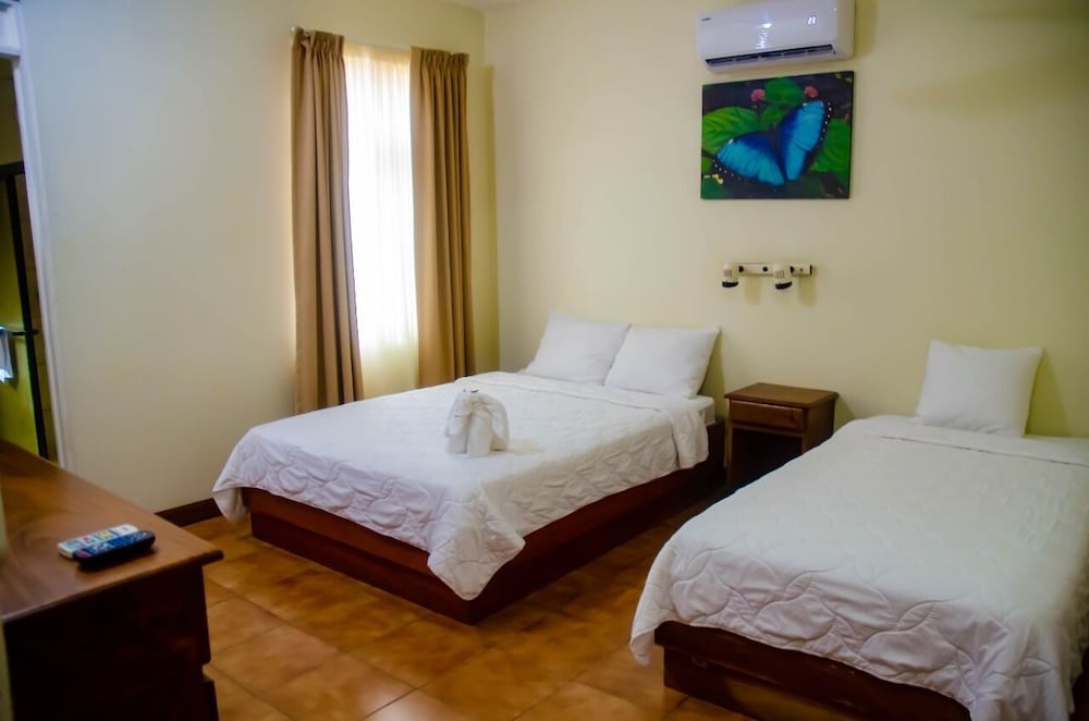 Hotel And Villas Huetares 12/50