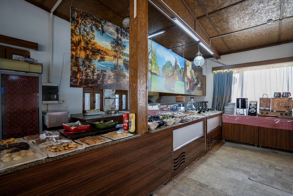 Elif Hanim Konagi 23/36