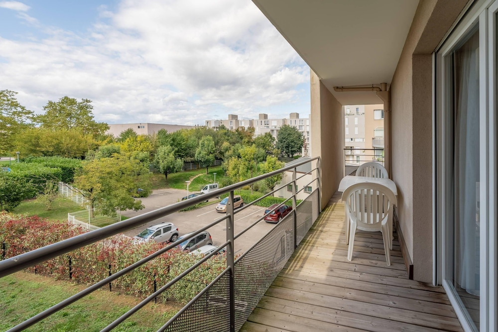 Quality Aparthotel Lyon L'Isle-dAbeau 27/32