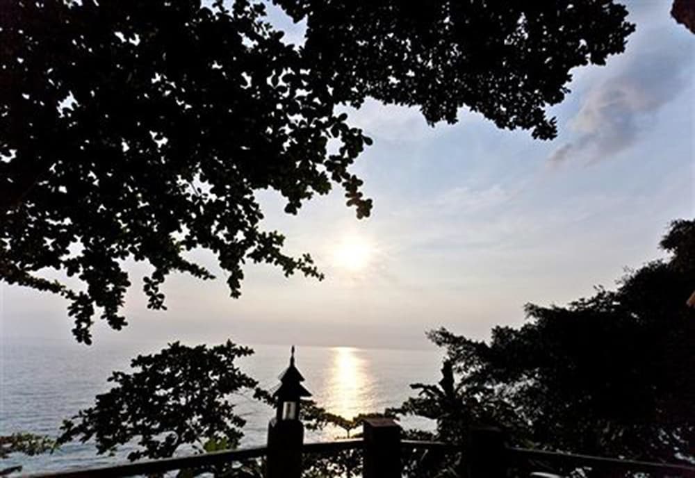 CHANG CLIFF RESORT 60/70