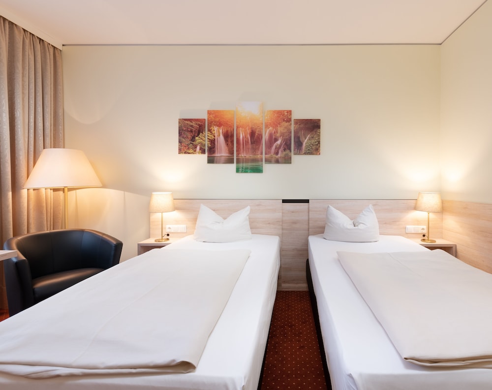 Novina Hotel Sudwestpark Nurnberg 29/68