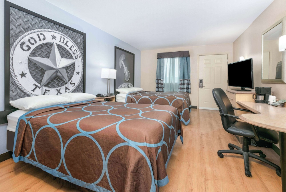 Super 8 by Wyndham New Braunfels I-35 21/36