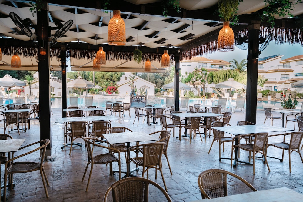 Makronisos Holiday Village 33/50