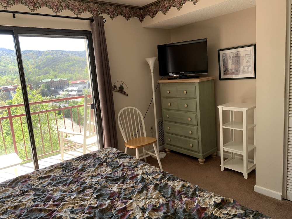 Laurel Inn Condominium 3/50