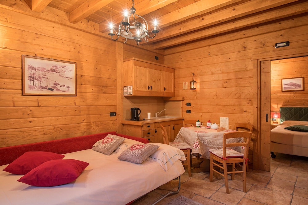 Park Chalet Village 13/50