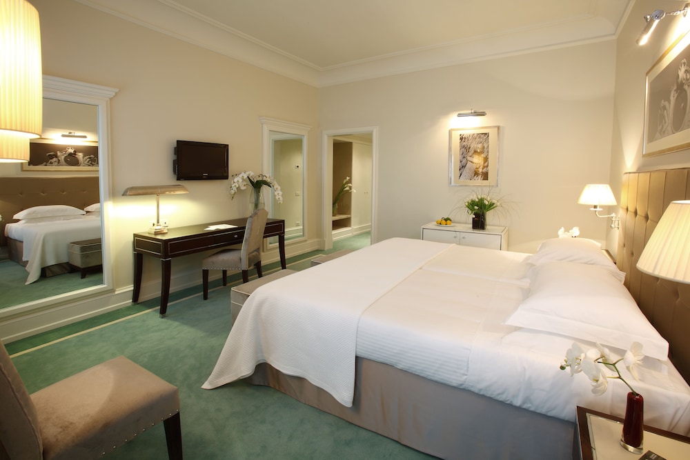 Savoia Excelsior Palace 7/69
