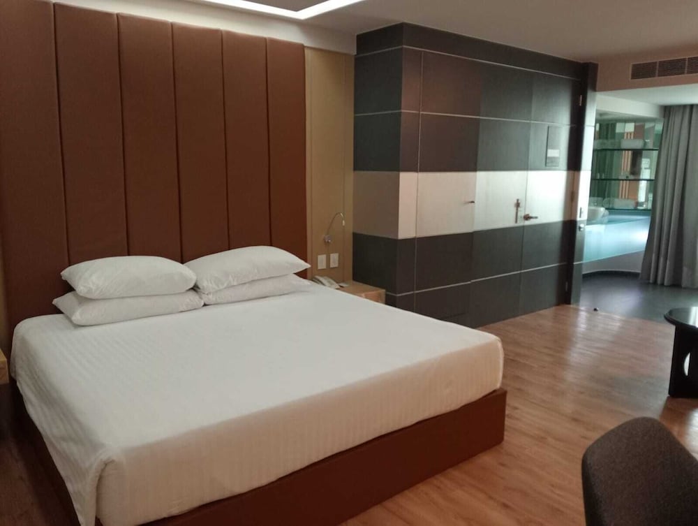 Ramada by Wyndham Mexico City Santa Fe 20/55