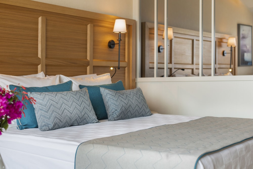 Bella Resort Hotels And Spa 35/73