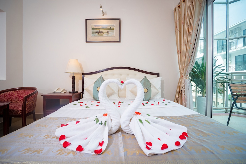 Silver Mounts Hotel 41/69