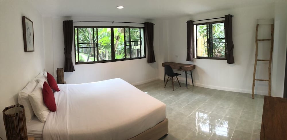 Dolphin Bay Resort 24/69