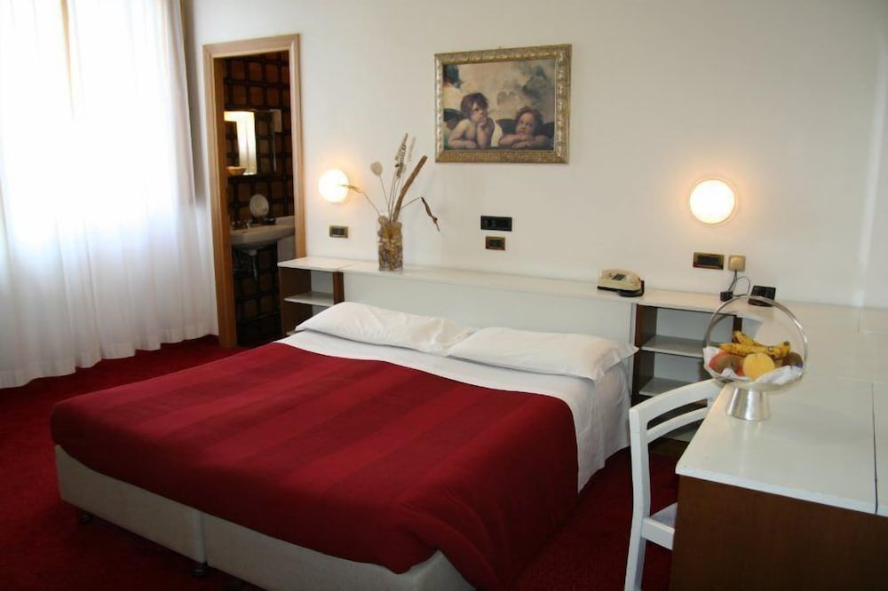 Grand Hotel Milano 5/45