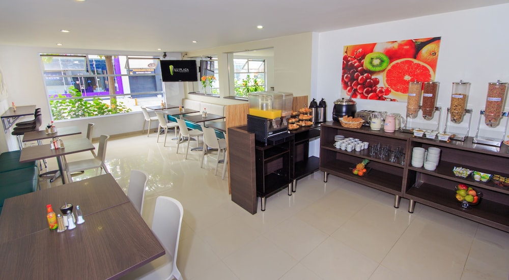 122 Plaza Apartahotel 44/56