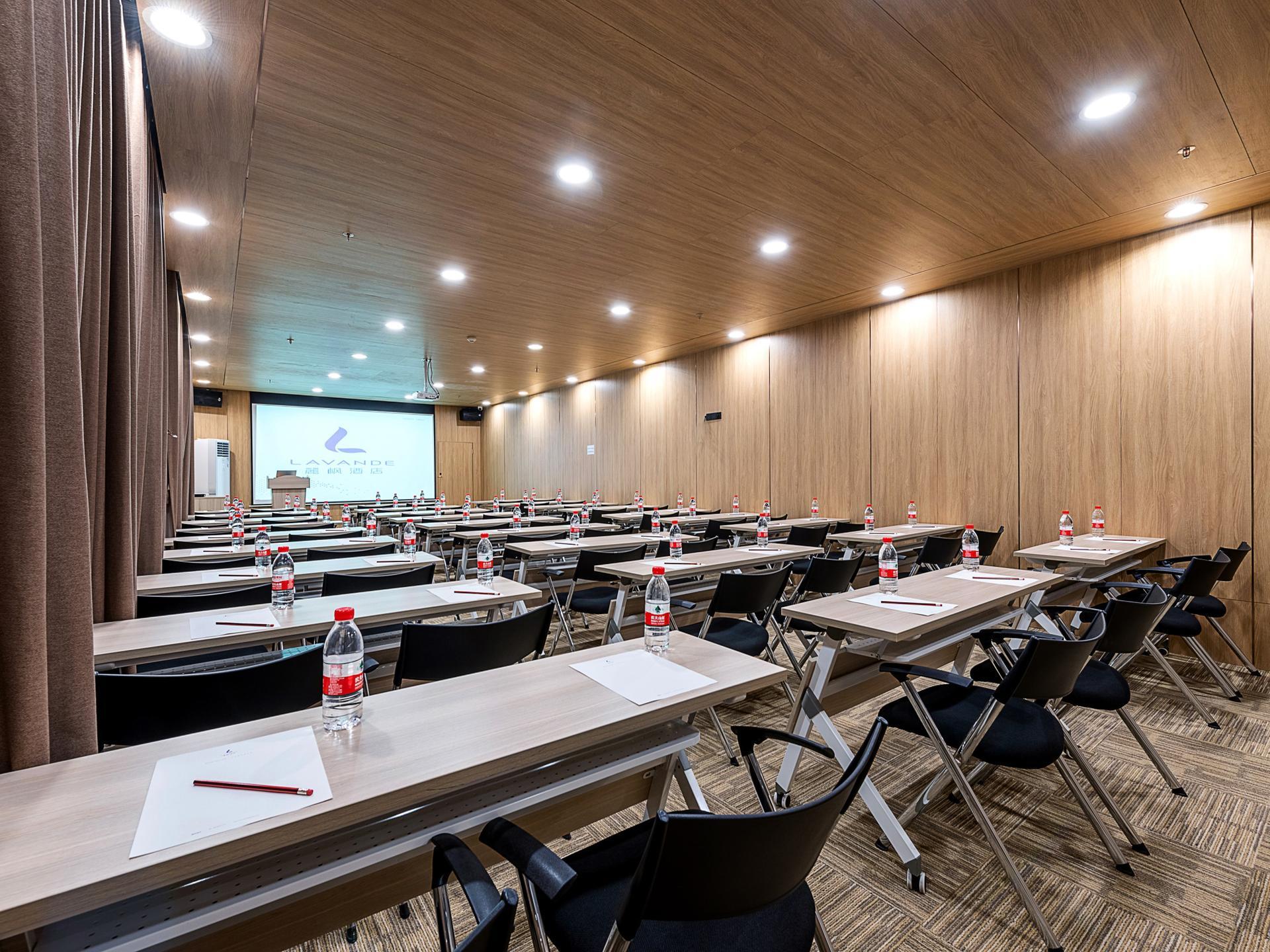 Lavande Hotel (Zhongshan Shiqi Daxin Xinduhui,North of Zhongshan Railway Station) 43/46