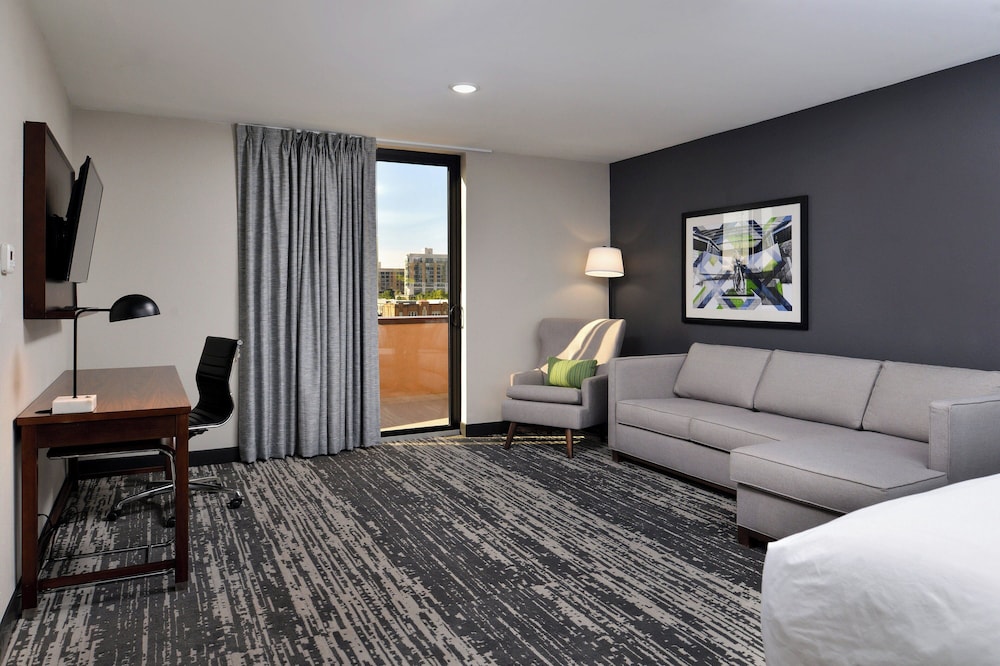 Four Points by Sheraton Omaha Midtown 15/20