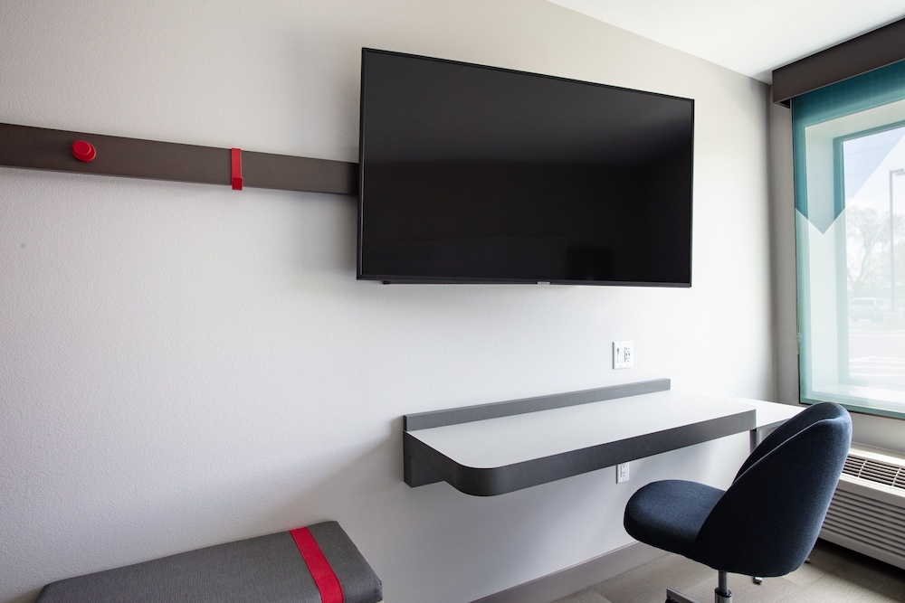Avid Hotels Madison - Monona 13/33