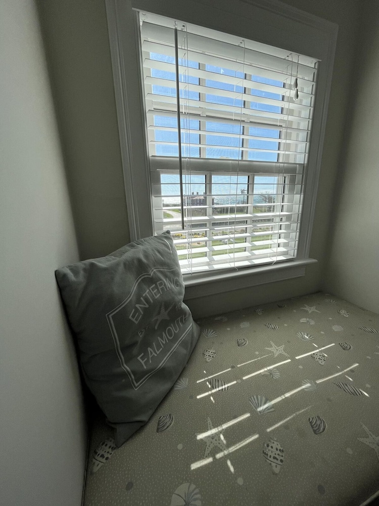 Beach Breeze Inn 20/50