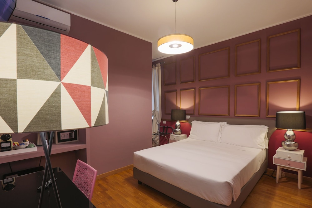 Dem Hotel 12/69