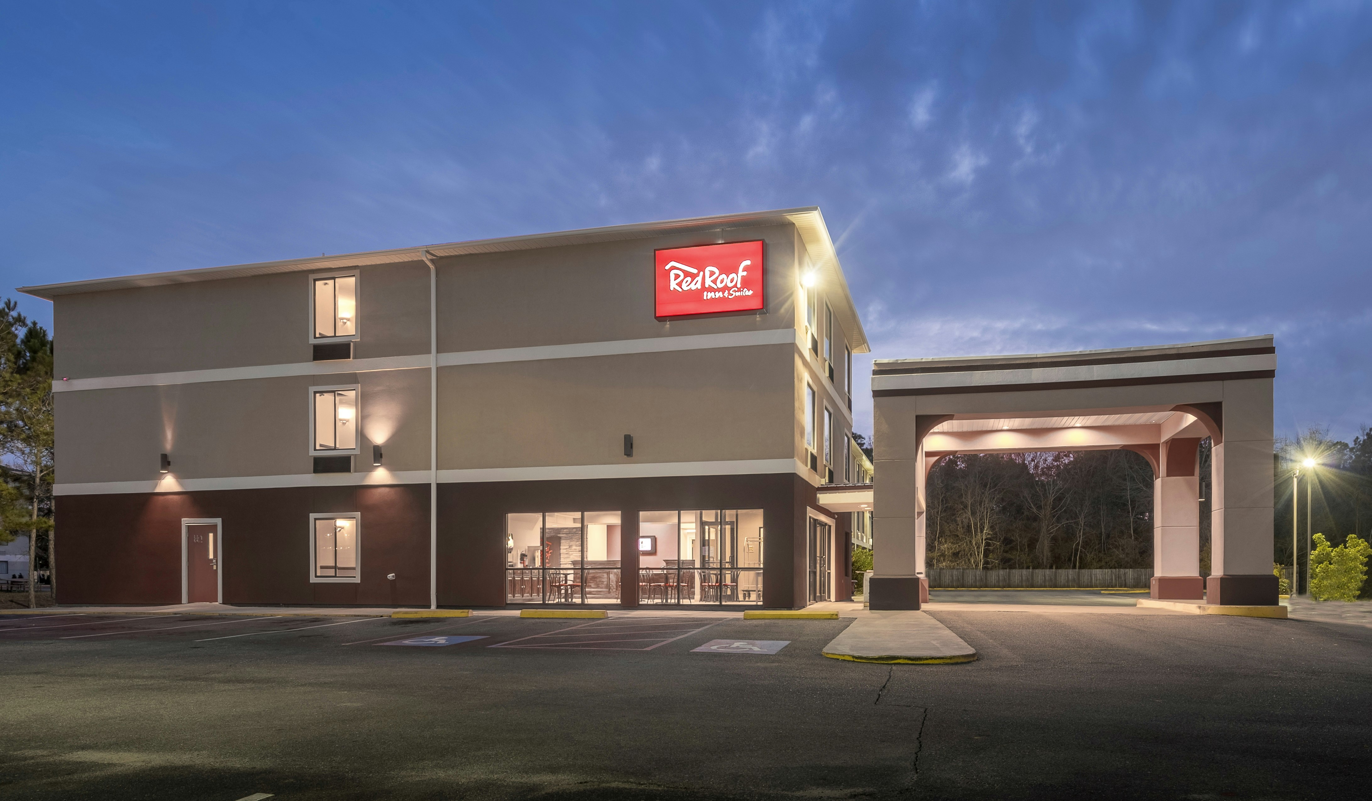 Red Roof Inn & Suites Biloxi 2/39