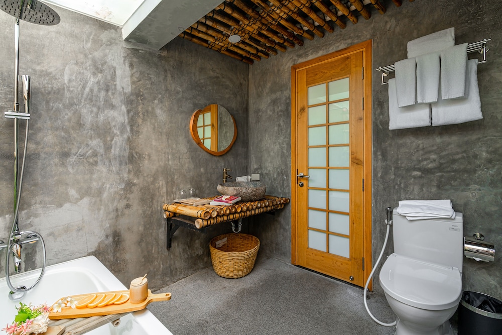 Sala Tuy Hoa Beach 50/50