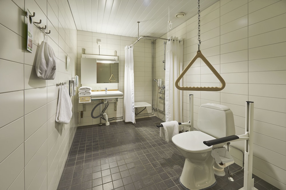 Holiday Inn Helsinki-Vantaa Airport 70/70