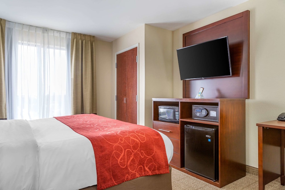Comfort Suites Savannah Gateway I-95 10/38