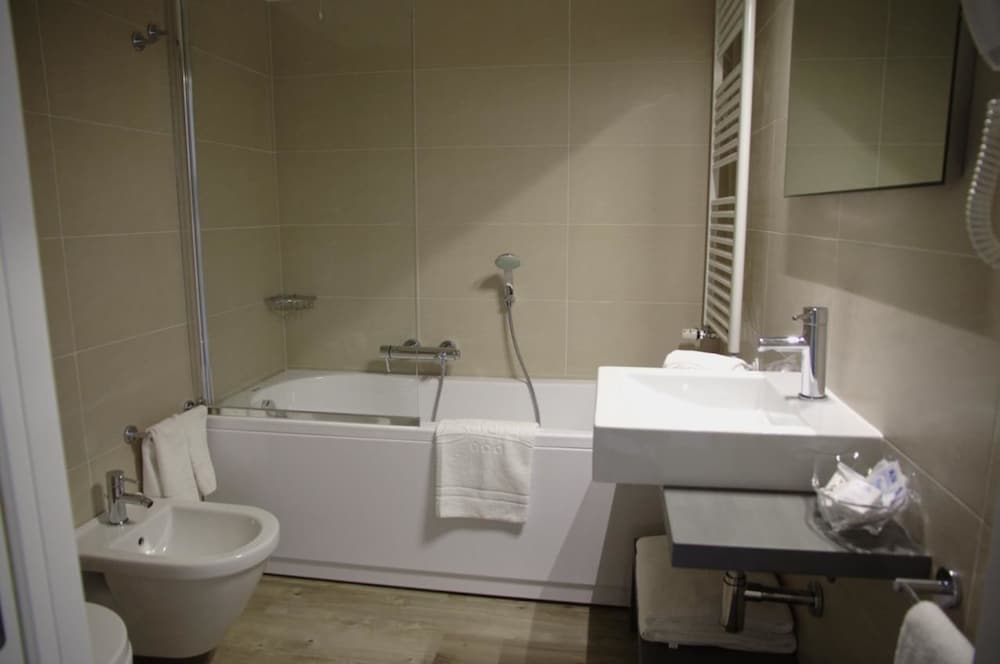 HOTEL BAVARIA 3/30