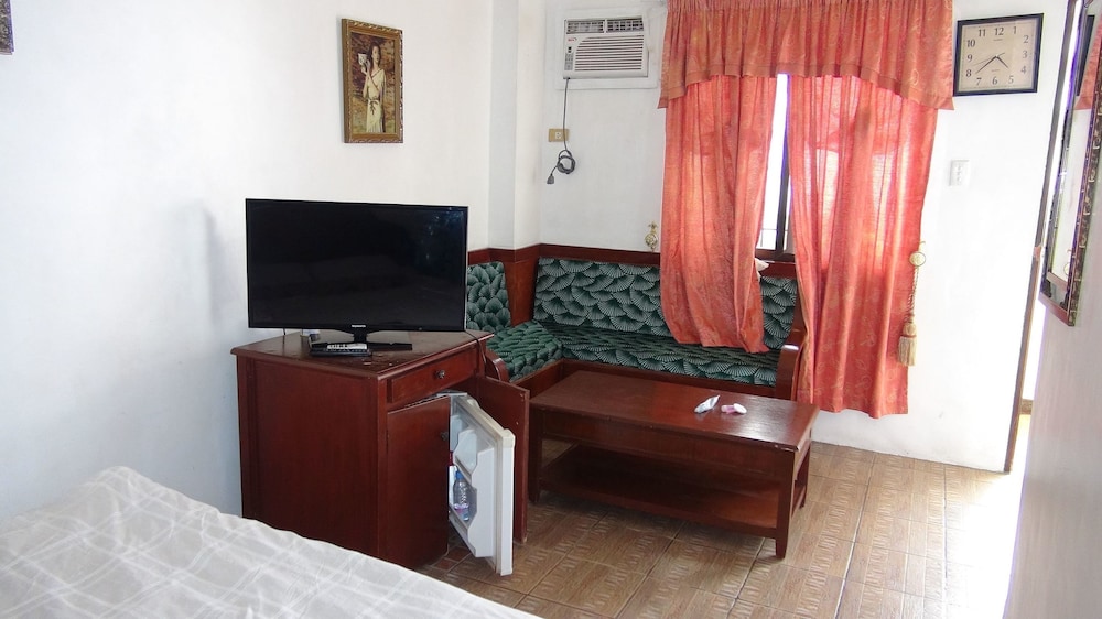 MB s Garden Inn 29/54