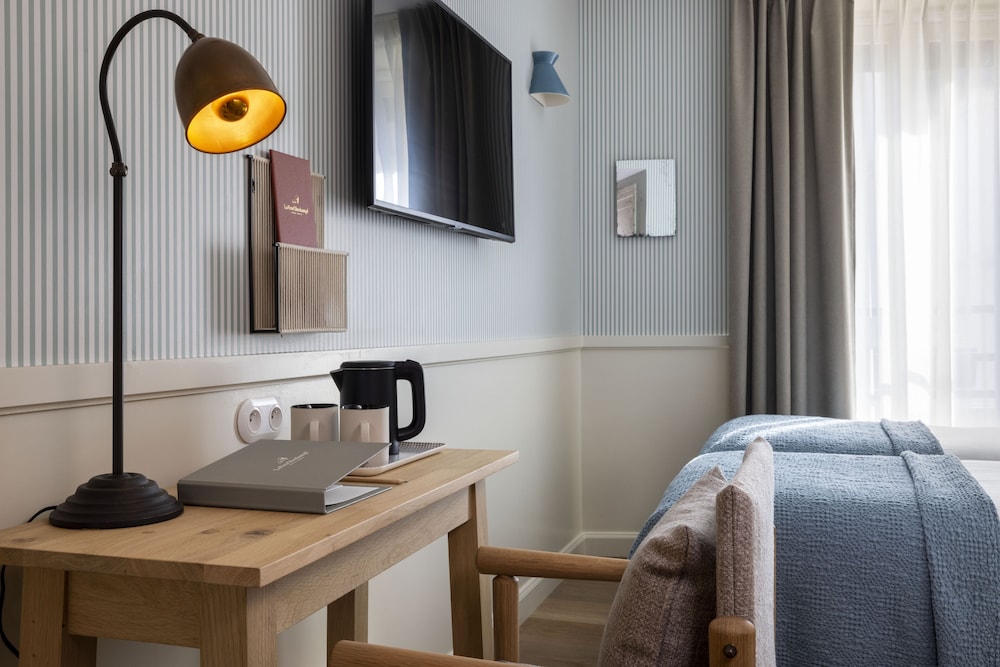 Le Petit Oberkampf Hotel and Spa 40/56
