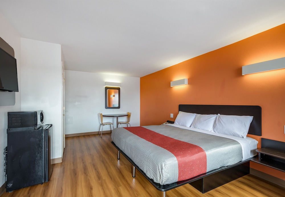 Motel6 Beaumont, TX 16/61