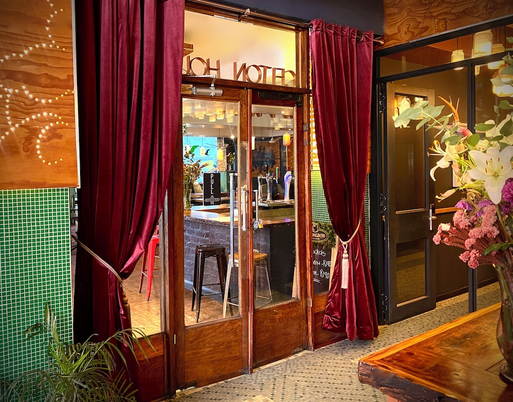 Bannister Hotel 6/50