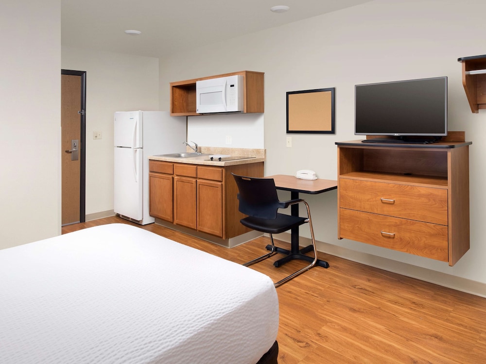 Extended Stay America Select Suites - Kansas City - Stadium 10/43