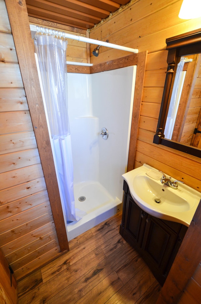 Elite Cabins and RV Park 28/51