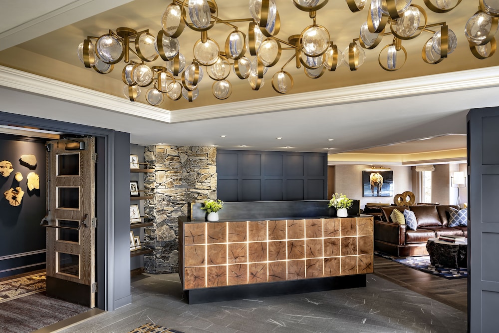 Fairmont Chateau Whistler Gold Experience 2/48