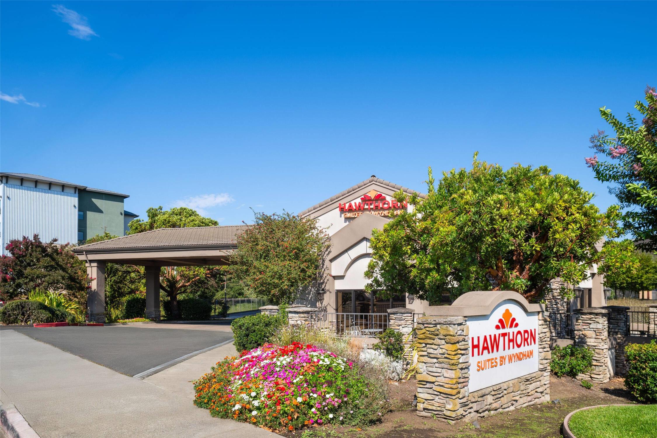 Hawthorn Suites By Wyndham Napa Valley 40/42