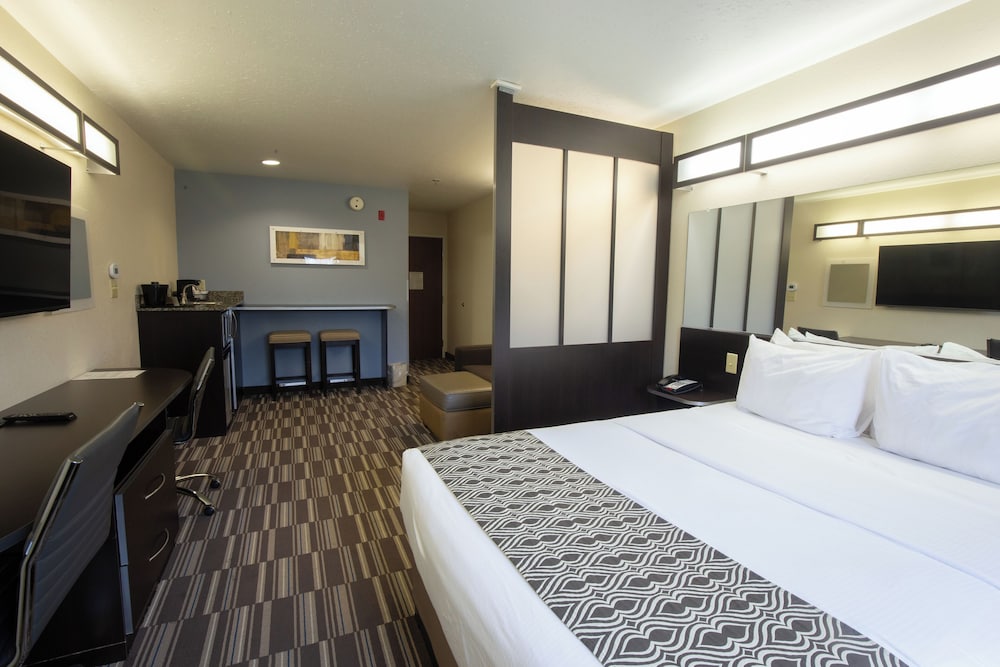 جناح بسرير كوين، Microtel Inn & Suites By Wyndham Waynesburg 3/10